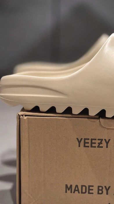 adidas Yeezy Slide R.46