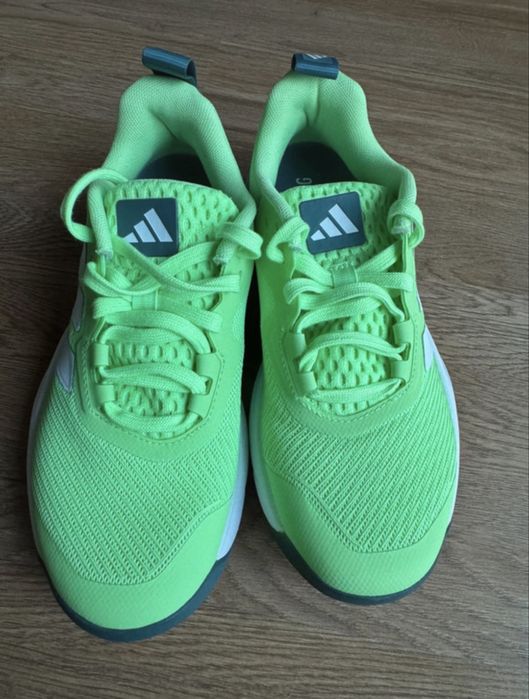 Ténis Adidas.465734514047068163
