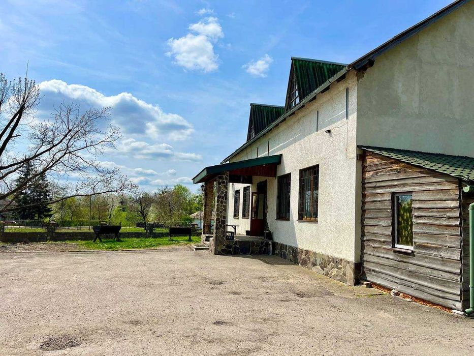 Житловий Будинок з діючим Магазином.