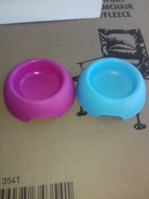 Пластикова миска для котів 2 штуки - лот!