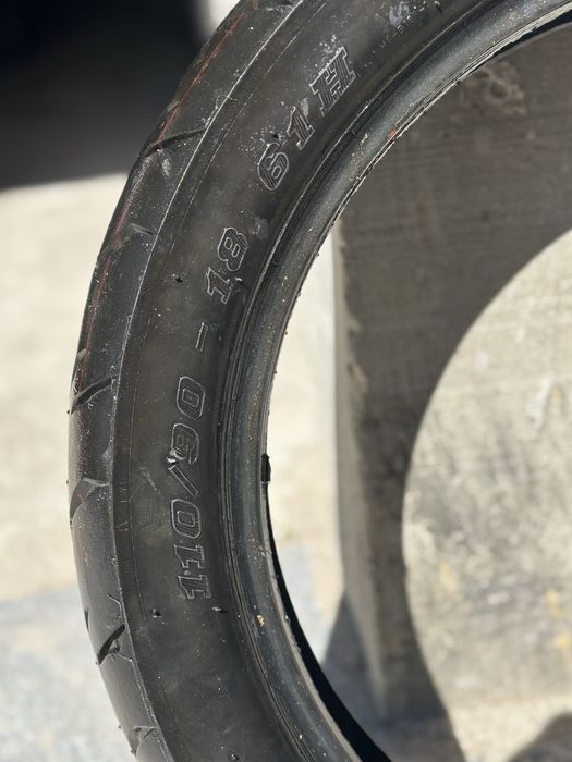 Pneu de mota praticamente novo