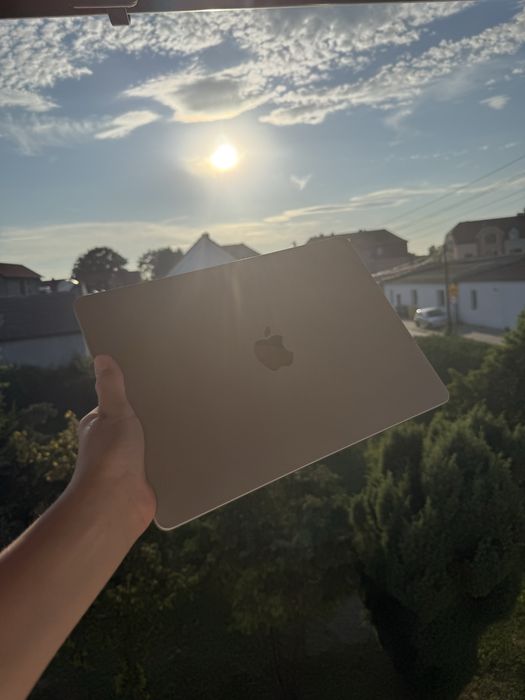 Apple MacBook Air M3 Stan Bardzo Dobry