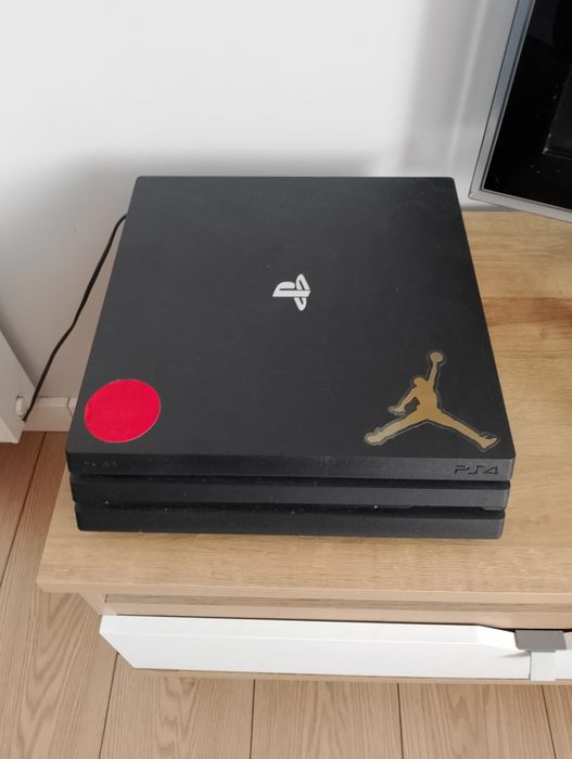 Konsola ps 4 pro