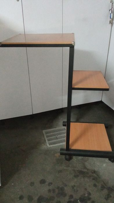 Carro multifunções / Retroprogetor/ Laser