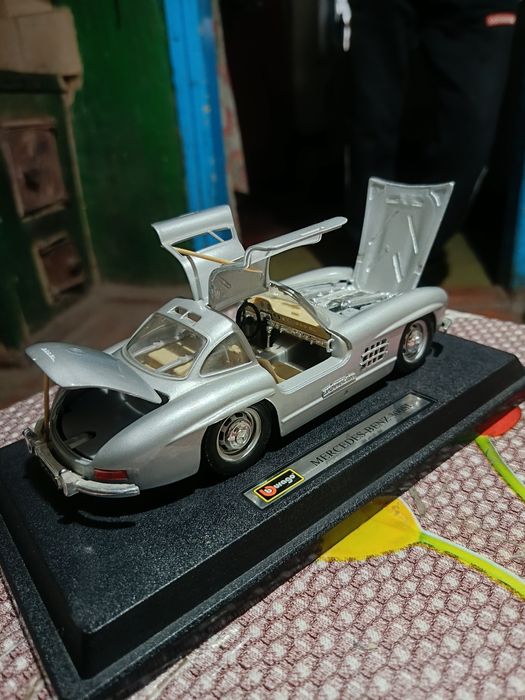 Коллекционная машинка mercedes-benz 300SL