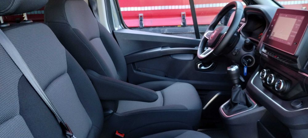 Renault Trafic 9 osobowy na wynajem także z kierowcą Ostatnie terminy