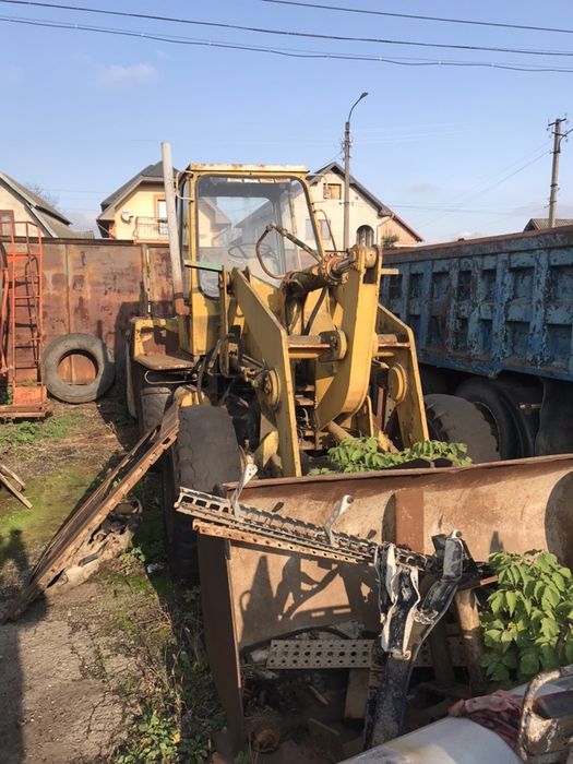 Фронтальний погружчик