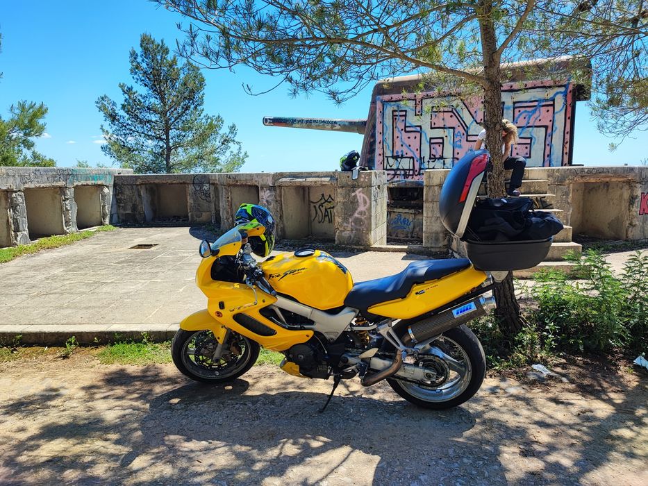 Honda vtr 1000 firestorm