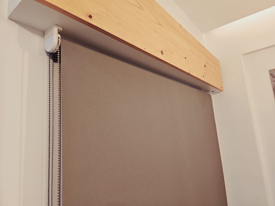 estore de rolo cinza