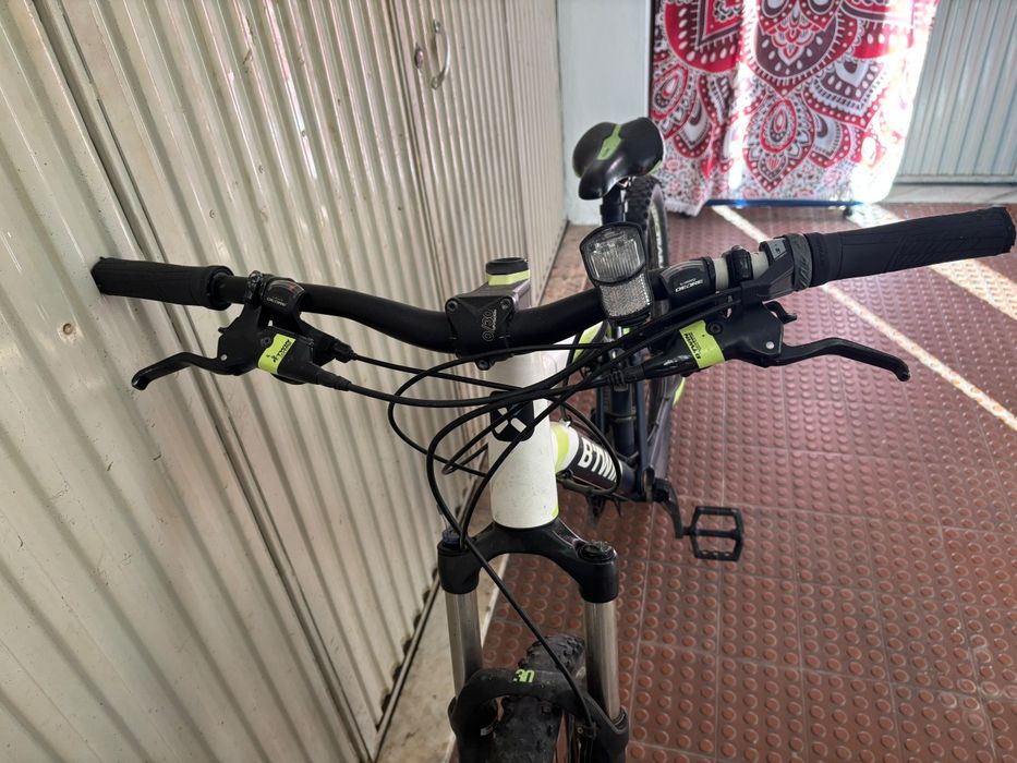 Bicicleta BTT B’TWIN Rockrider 520 S - Suspensão Total - Roda 27,5”
