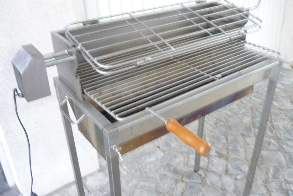 Churrasqueira inox com motor elétrico