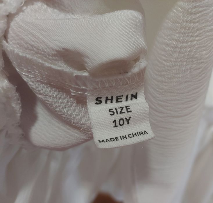 Blusa Folhos e Renda, 10A