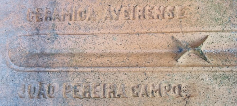 Telha cerâmica Aveirense