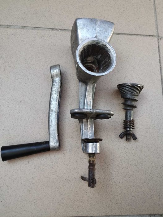 Кавомолка ручна механічна