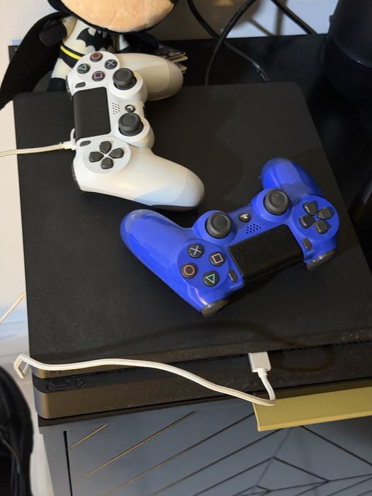 Vendo PS4 slim 500GB