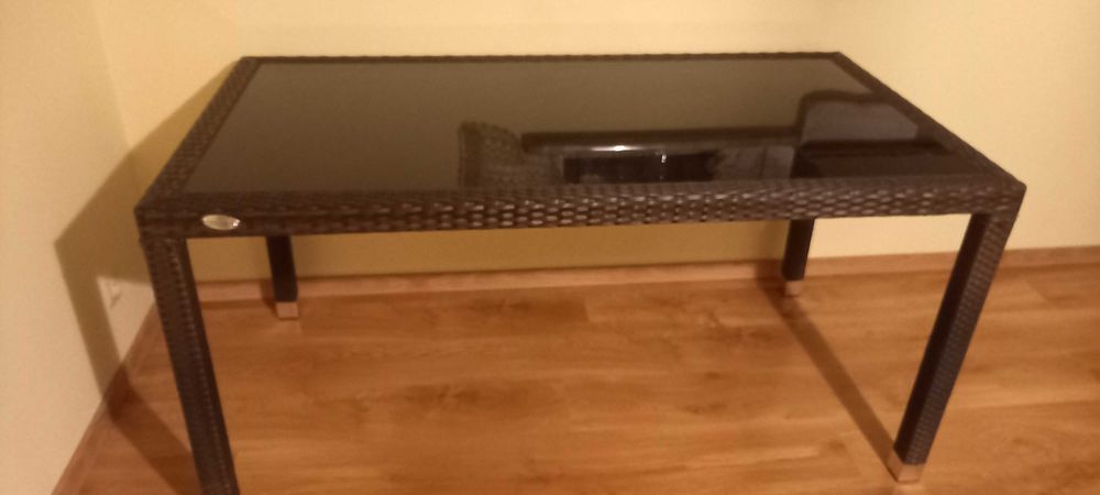 Stół rattanowo szklany