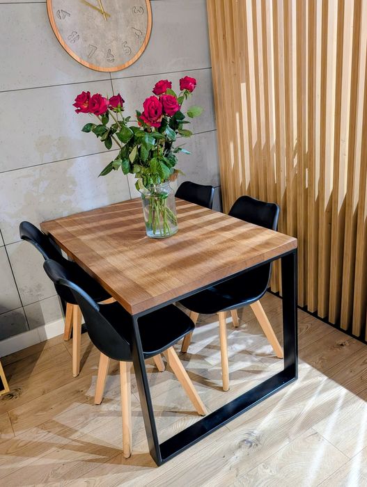 Porządny ciężki stół loftowy ( nie z marketu ) z 4 krzesłami zestaw