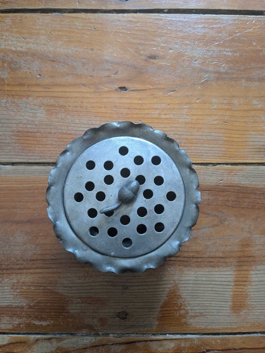 Vaso para flores em estanho