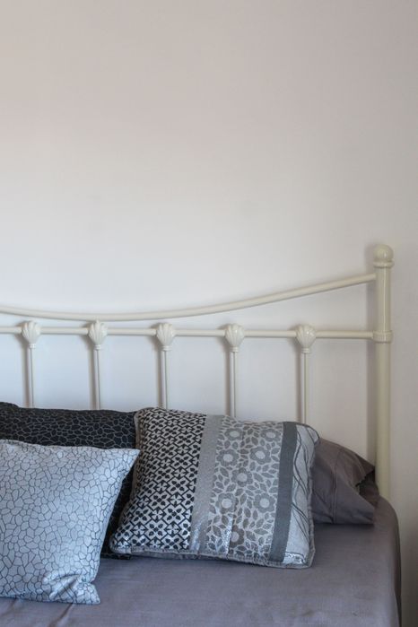 Cama Branca de Casal c/ colchão