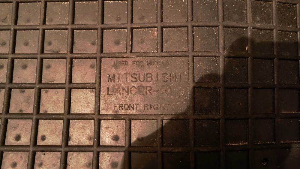 Килимки для салону