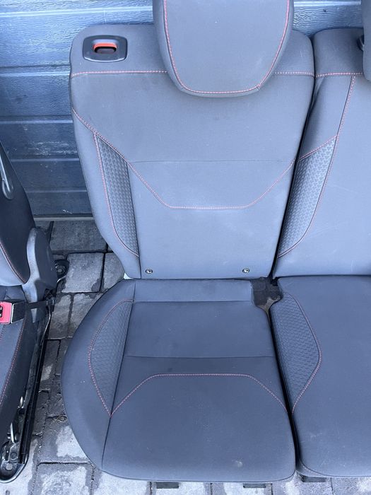 Fotel lewy prawy kanapa opracie Ford Focus MK3 ST-LINE Grzane europa