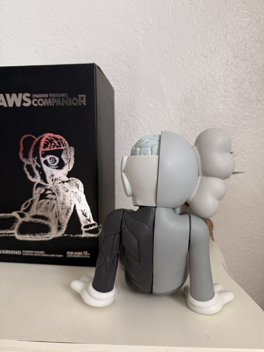 Boneco Kaws 30Cm