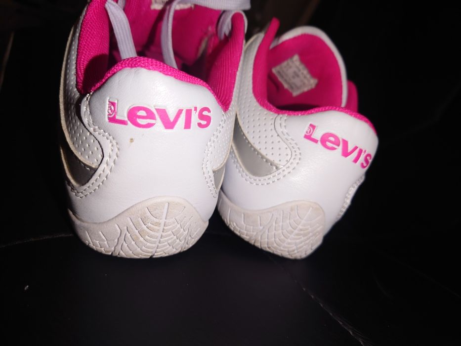 Buty Levi's raz założone