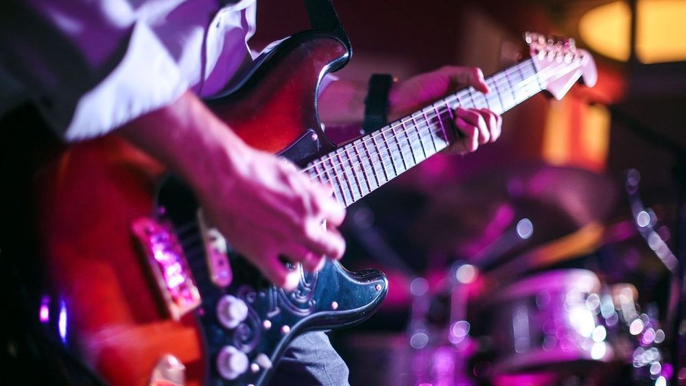 Gitarzysta do zespołu weselnego muzyka tradycyjna