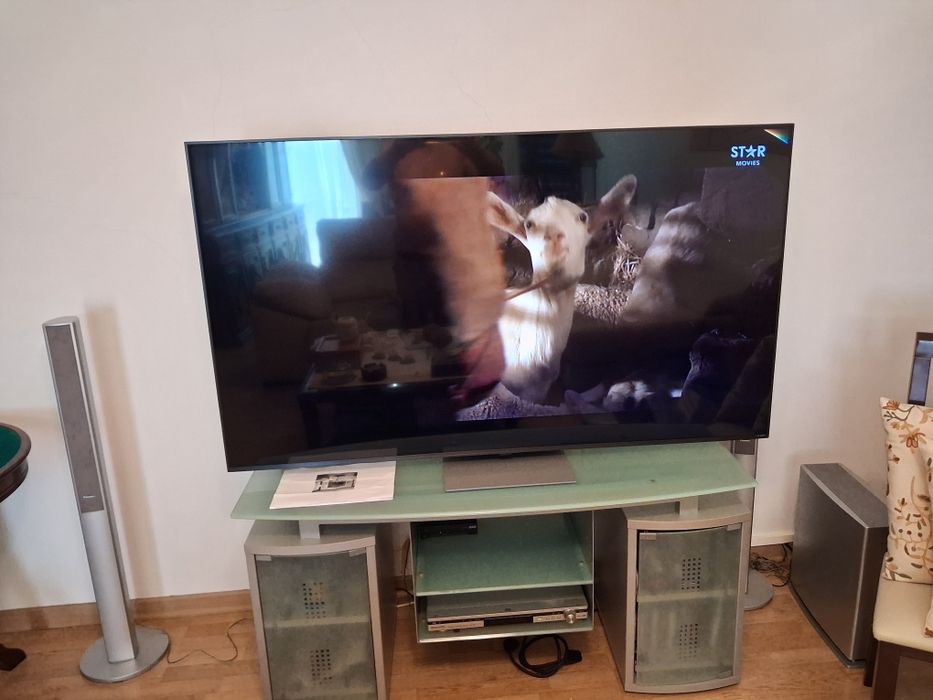 Móvel de sala e mesa tv
