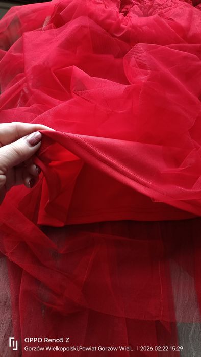 Czerwona sukienka z tiulu i koronki. Shein