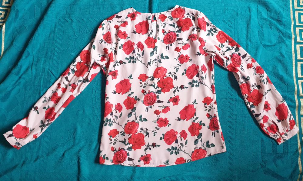 Romantyczna bluzka Mohito