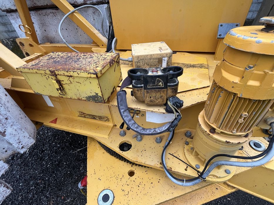 Grua automontante potain hd 25