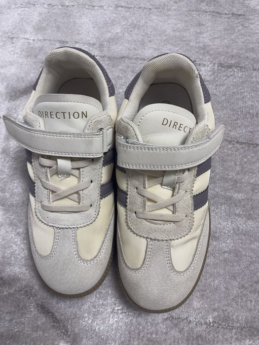 Кросівки на липучці р. 35 (22 см устілка) ідеальний стан