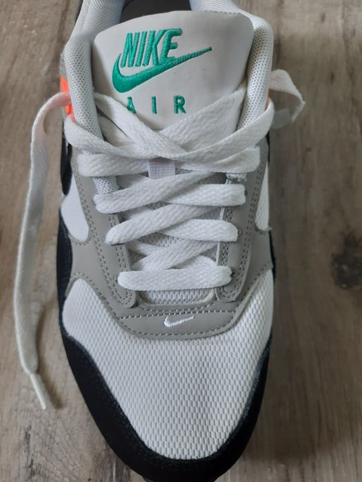 Кросівки бренду NIKE AIR