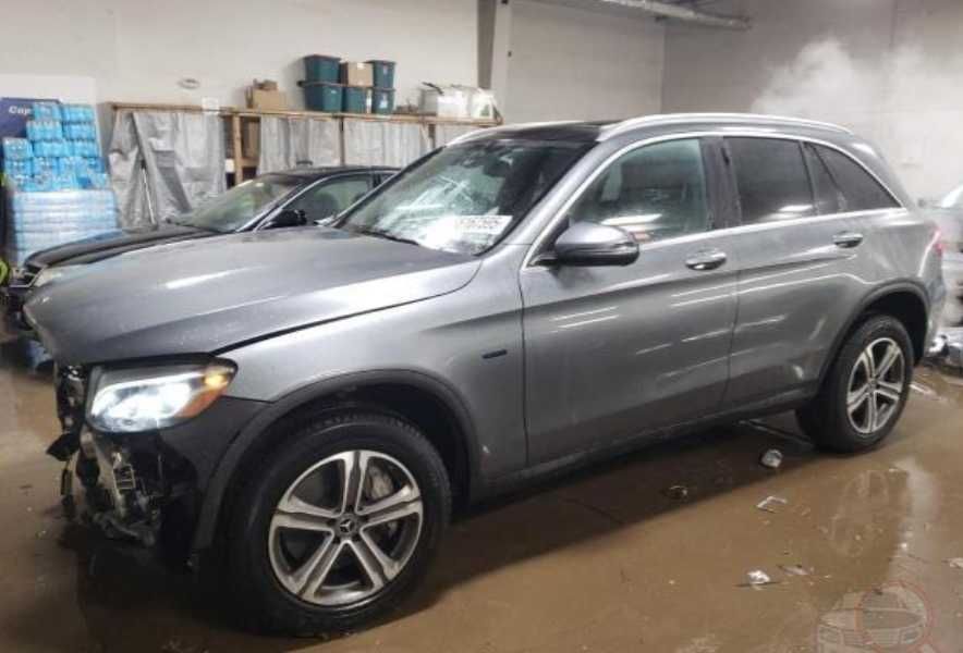 Двері Mercedes Benz Glc 350E дверь запчасть мерседес глц 350