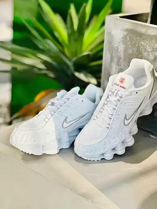 Buty sportowe Nike Shox TL White R.41