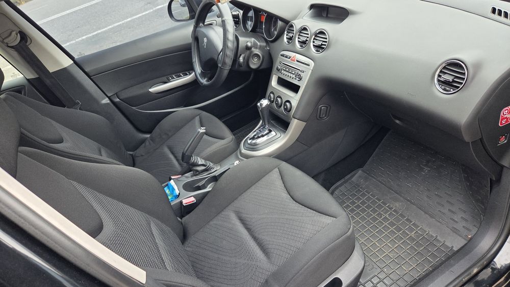 Пежо 308 хетчбек 1,6 автомат 2012