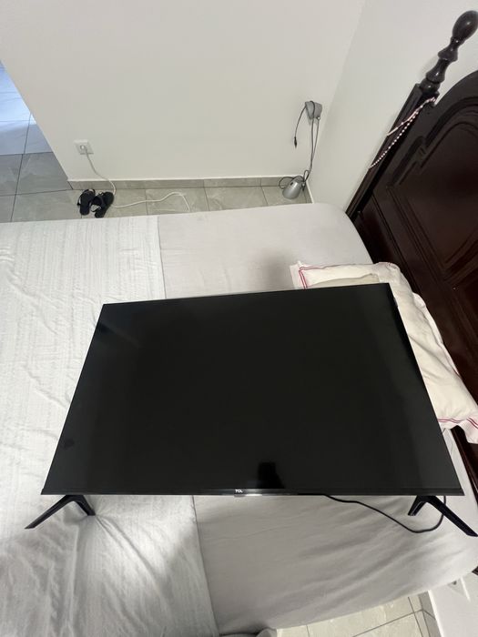 Tv novo com pouco tempo de utilização
