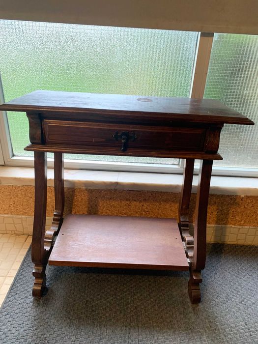 Mesinha de Apoio, para Telivisao ou Decorativo.