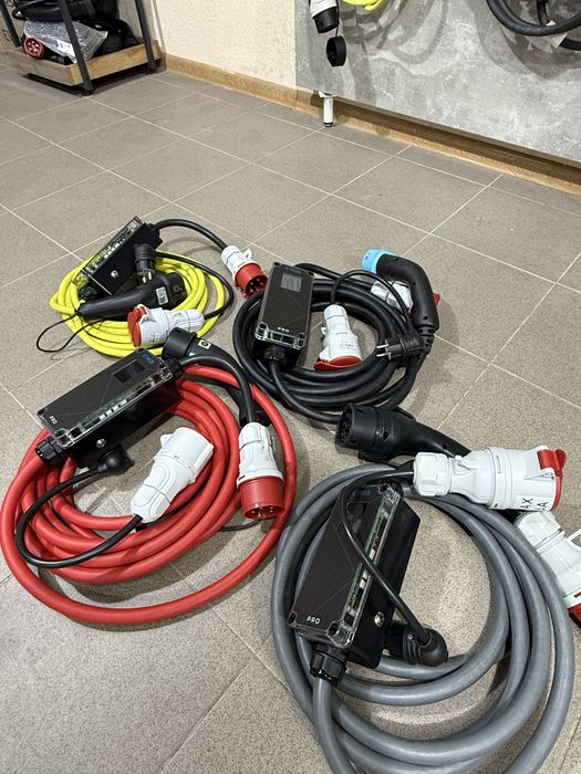 Зарядний пристрій для електромобіля на три фази 11 KWT від  Eveus