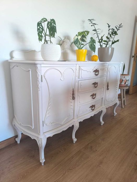 Conjunto sala / Aparador, Mesa e 4 Cadeiras / estilo "Queen Anne" / restaurado por profissionais