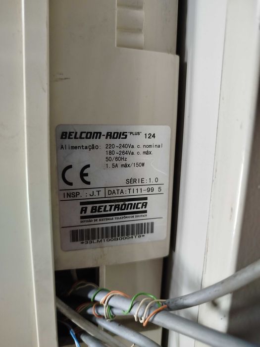Central telefónica Belcom-RDIS Plus 124 (Beltrónica) + 8 telefones