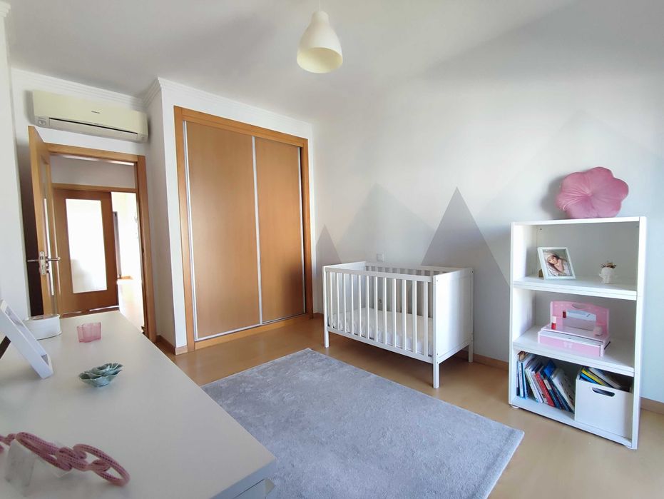T3 Duplex de Excelência | 250 m² de Área Bruta | Garagem Dupla | Excelente Vista | Quinta do Barroso | 15 Minutos de Coimbra