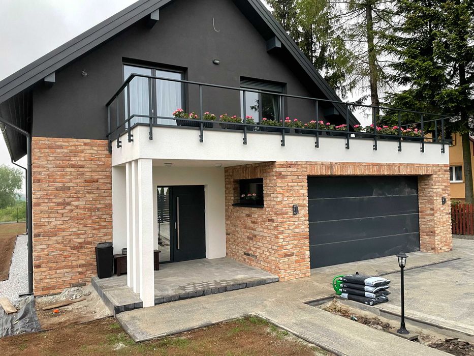 Ceglana ściana, beżowe płytki z lica cegły Loft-Styl Łódź