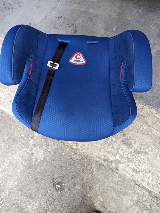 Автокрісло-бустер