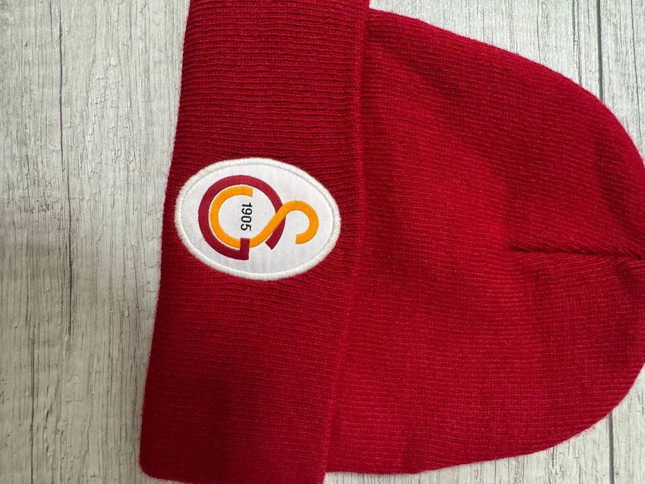 Продам оригінальну футбольну шапку