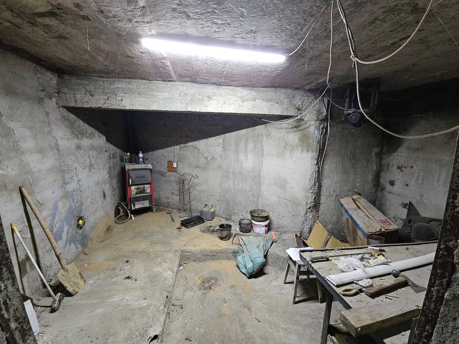 Приміщення під СТО або склад, 260м2 Два поверхи Вараш