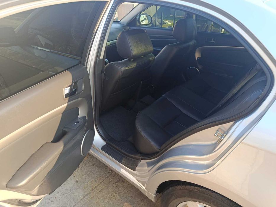 Автомобиль Шевроле Эпико в идеальном состоянии