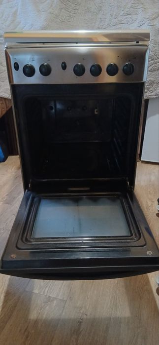 Продається газова плита Indesit