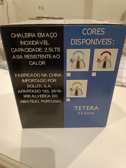 Chaleira inox com pega de borracha amarela